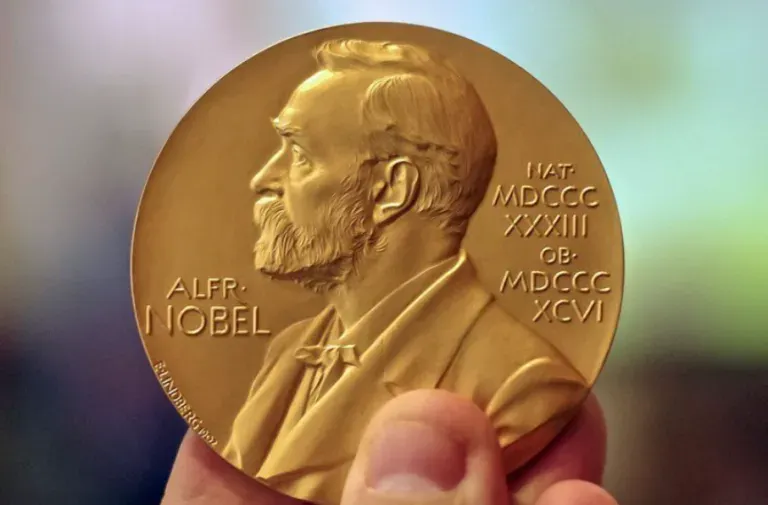 2024 年諾貝爾經濟學獎得主？學者認為 Vitalik 對貨幣經濟學的貢獻無可取代