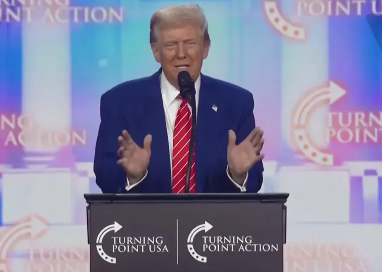 川普回應「馬斯克總統說」：他不在美國出生，所以不可能