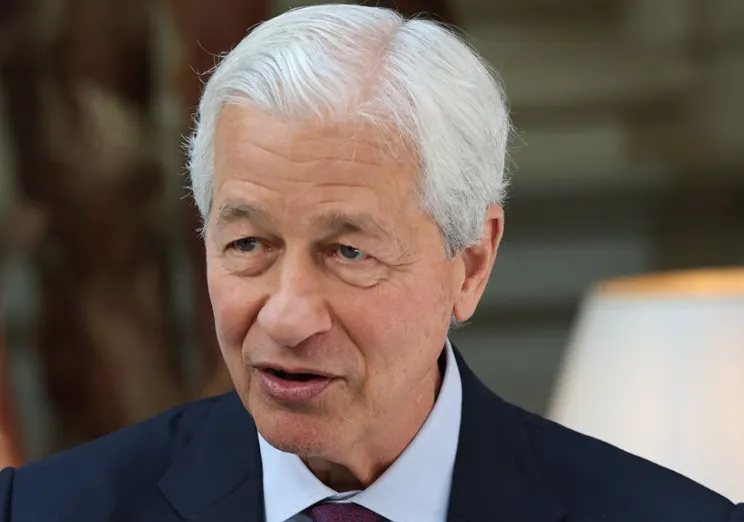 降息影響不大？JPMorgan CEO 戴蒙示警：就業數據大修正，衰退風險升溫