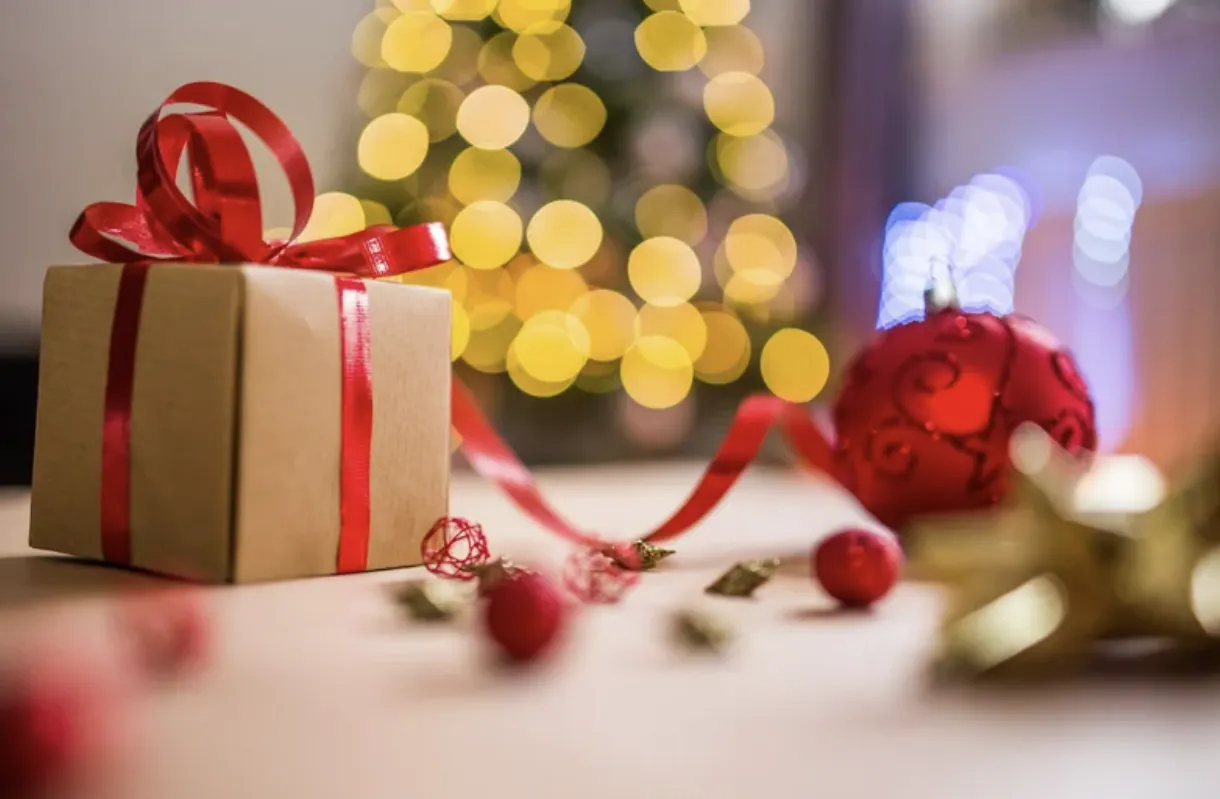 "聖誕特惠！Google AI Pro家庭版六人僅需3250臺幣，輕鬆體驗Gemini 3 Pro！"