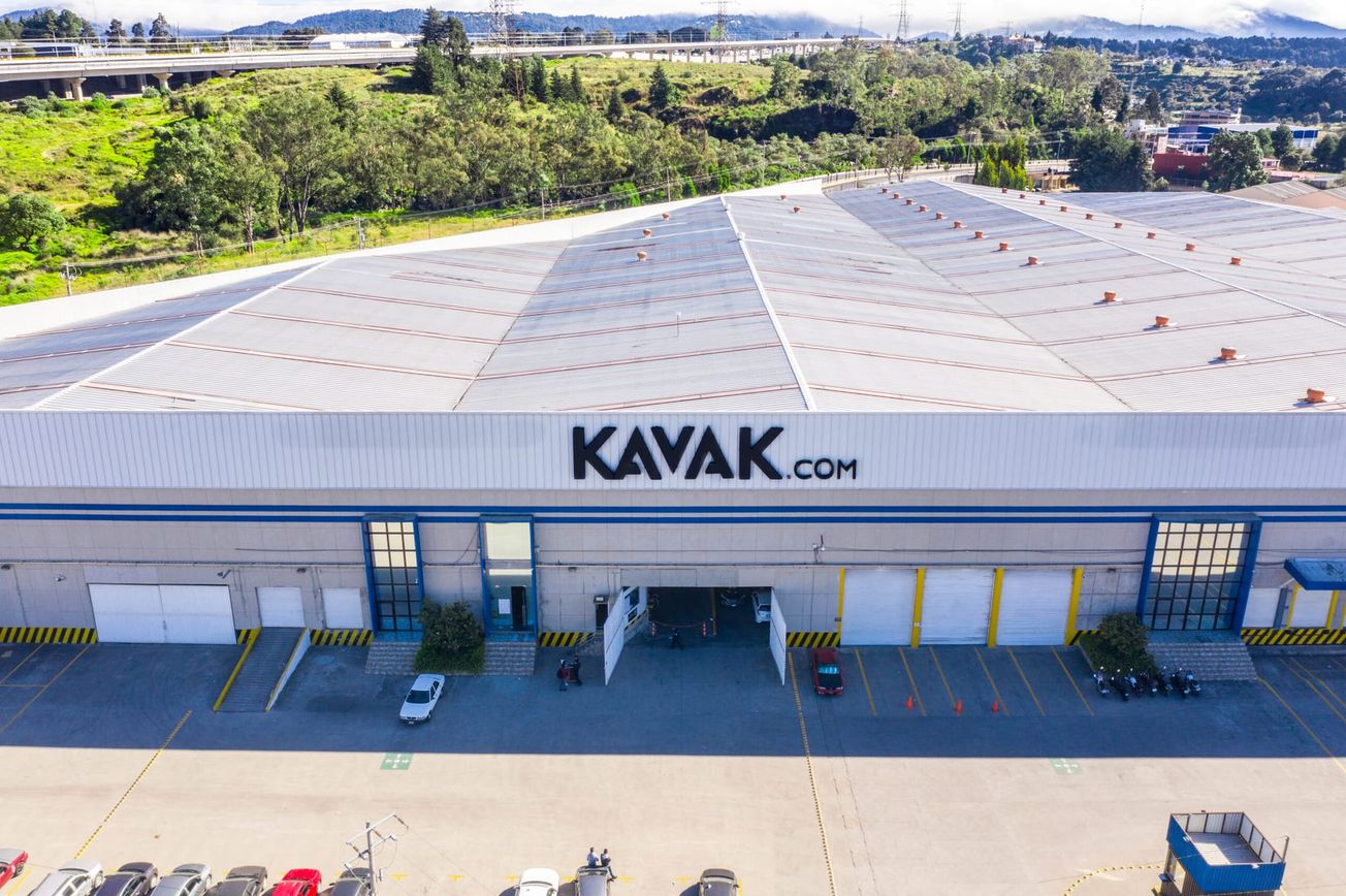 Kavak Raises USD $300M Series F Led by Andreessen Horowitz
