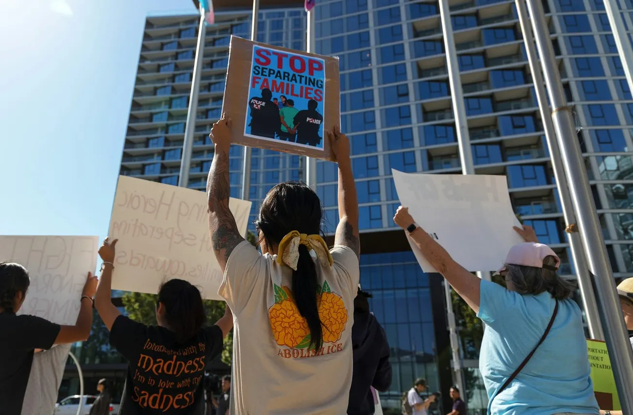 ICE Is Terrorizing Pregnant Women: January 26 News Roundup