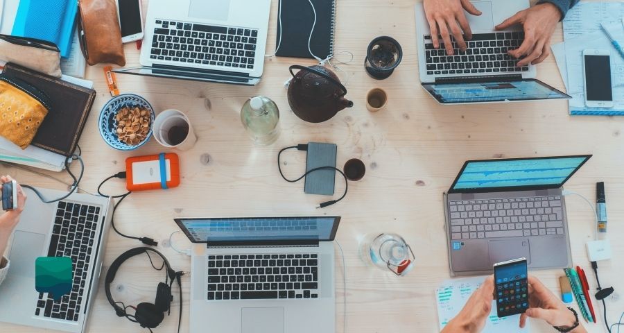Para ser um bom professor, você pode usar tecnologia em suas aulas para engajar seus alunos.