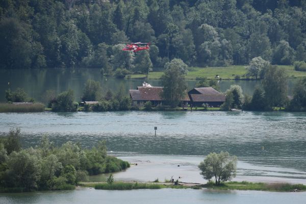 Rettungsdienste im Einsatz am Aabach
