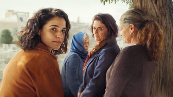 RECENSIE: À Voix Basse
