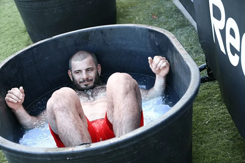 Mat frazer dans le meilleur bain froid pour salle de crossfit