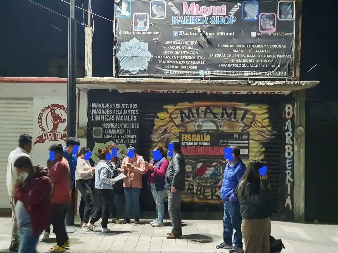 Barbería cerrada en el Edomex.