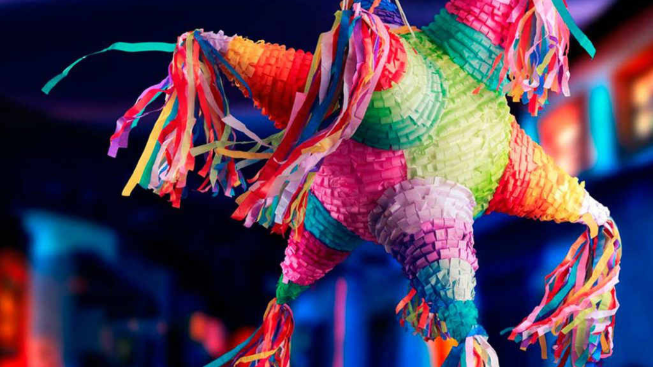 acolman cuna piñata navideña