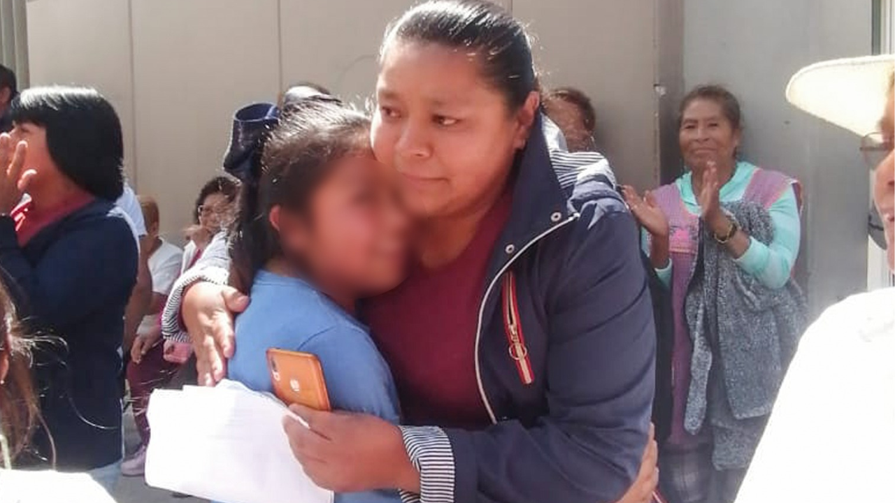 Reintegran a la sociedad a mujer otomí que había sido encarcelada