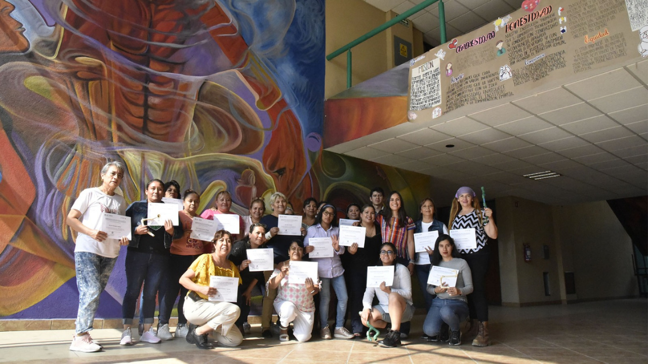 Programa Mujeres Plomeras capacita a mexiquenses