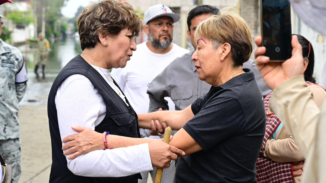 Delfina Gómez recorre calles de Chalco para supervisar los trabajos de limpieza