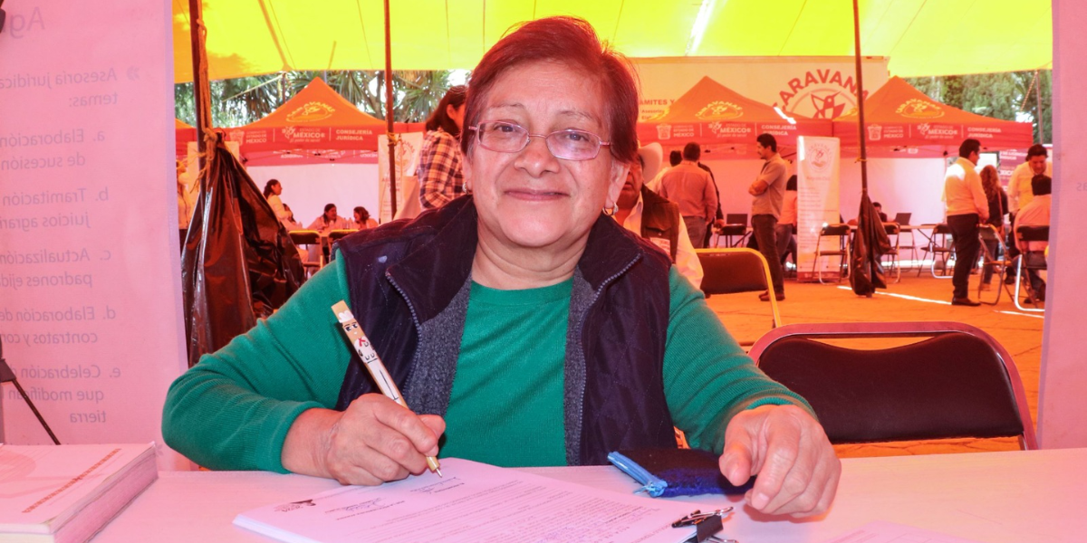 Ciudadanos acuden a realizar trámites en materia de propiedad. 