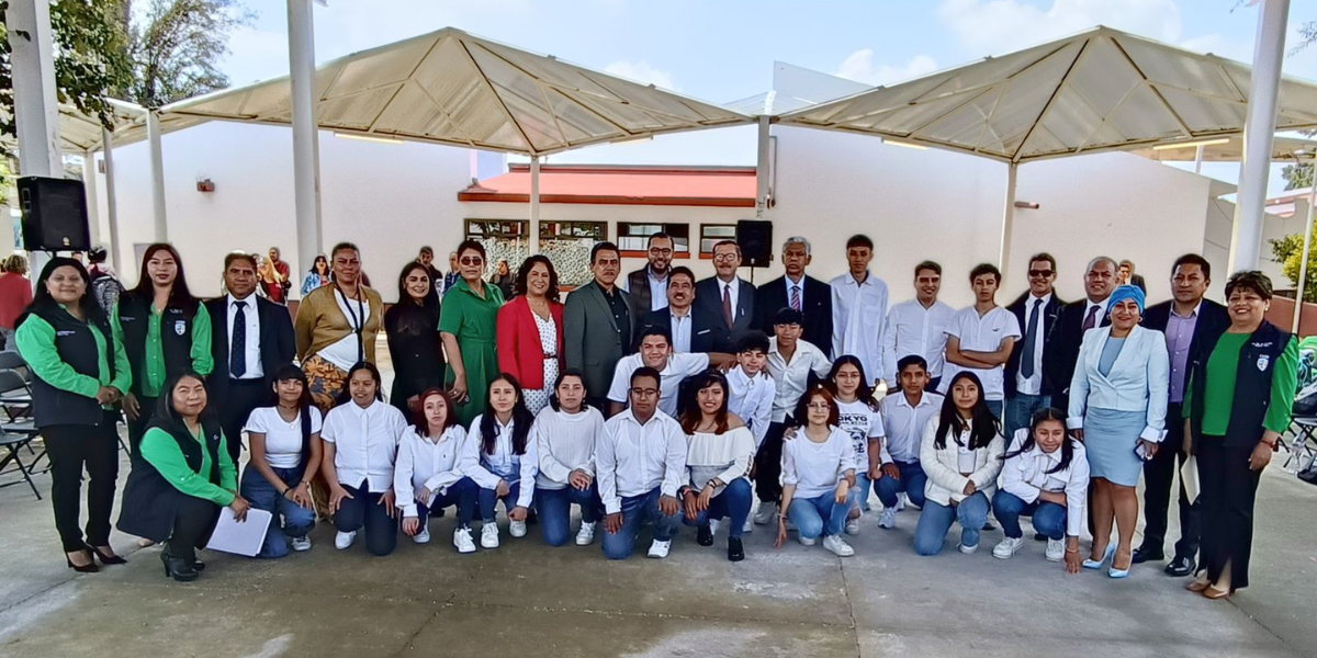 EL Centro de Asesoría cuenta con personal docente capacitado. 