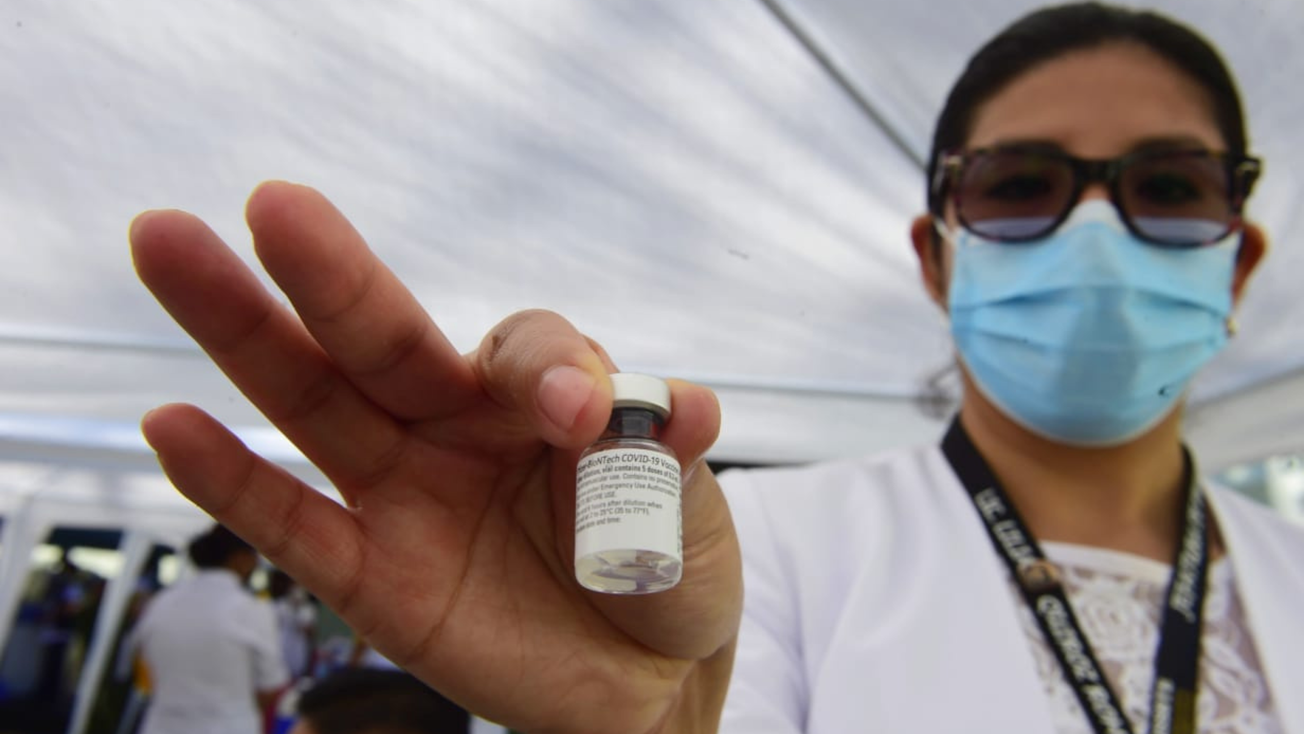 Más de 300 mil mexiquenses están protegidos contra influenza y COVID-19