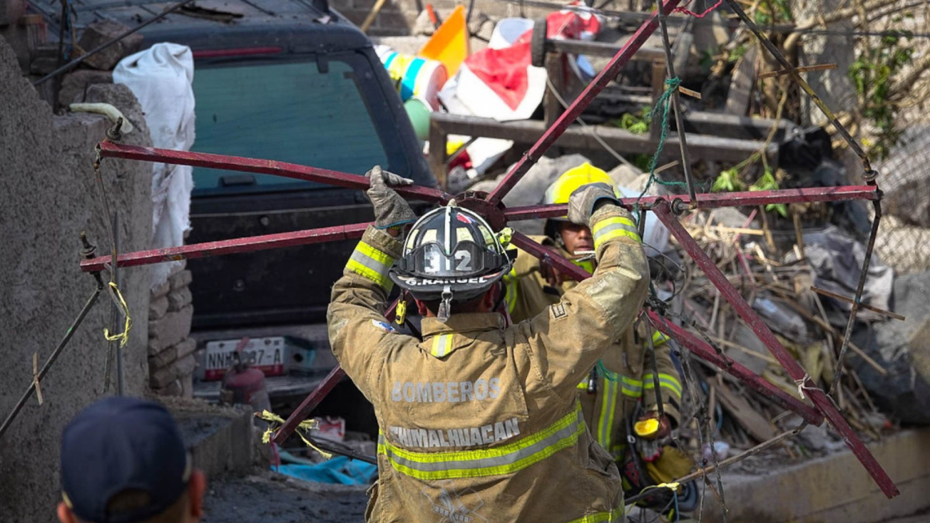 Gobierno de Edomex apoya a familias afectadas por explosión en Chimalhuacán