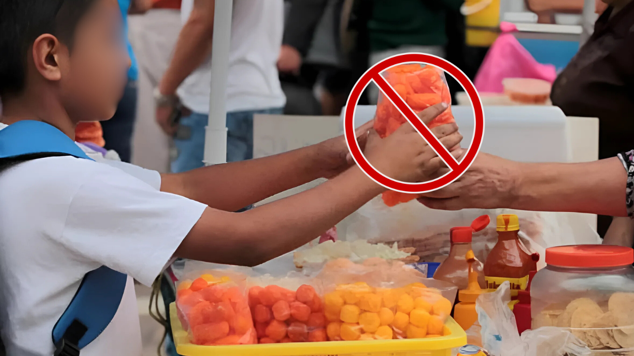 Prohibición de comida chatarra en escuelas.