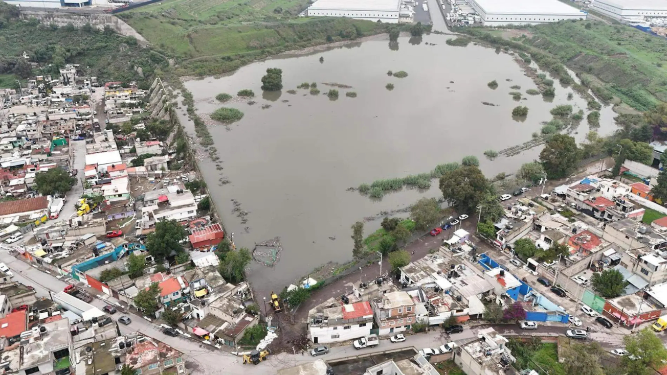 Retiran 50 toneladas de basura en la presa El Ángulo en Edomex