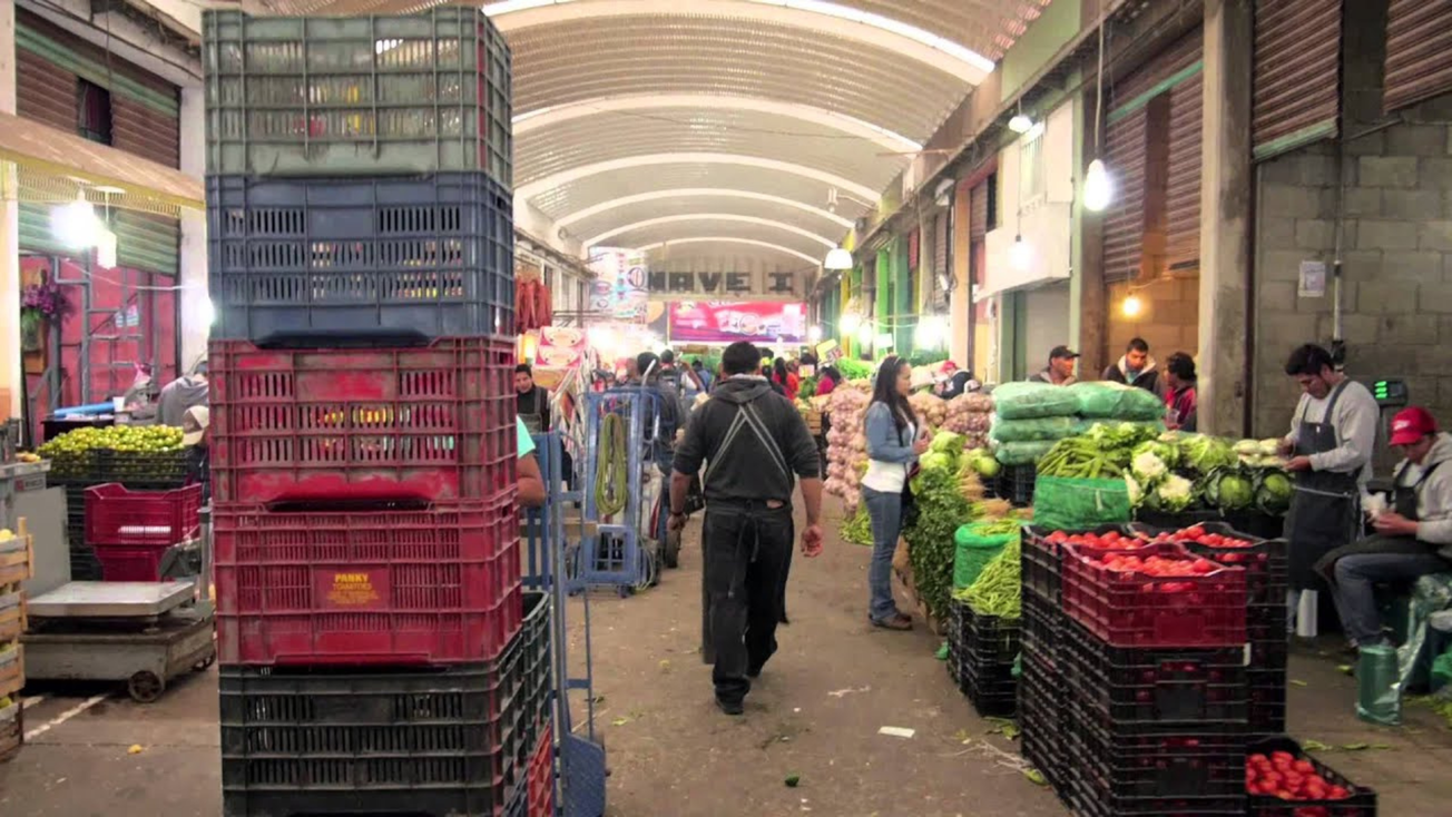 Denuncian comerciantes de la Central de Abasto de Toluca extorsión