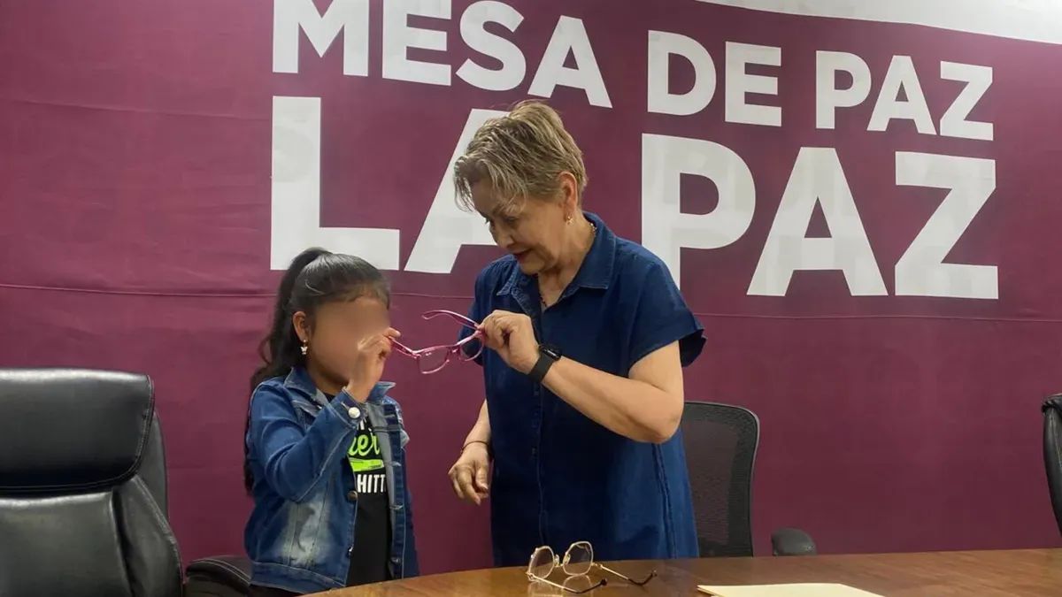 Edomex apoya a menor en orfandad