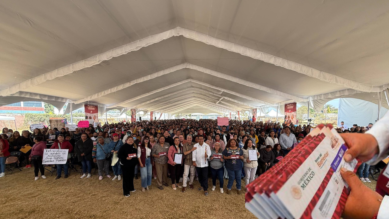 Entregan 3 mil tarjetas de Mujeres con Bienestar en Ixtapaluca