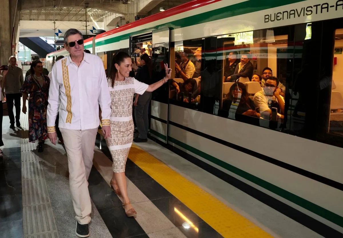 Inaugura Sheinbaum Tren Suburbano al AIFA: es "un tren del pueblo"
