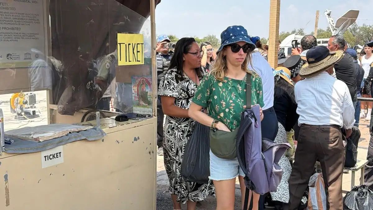 Intensifican seguridad en Teotihuacán: decomisan aerosoles, encendedores y objetos punzocortantes