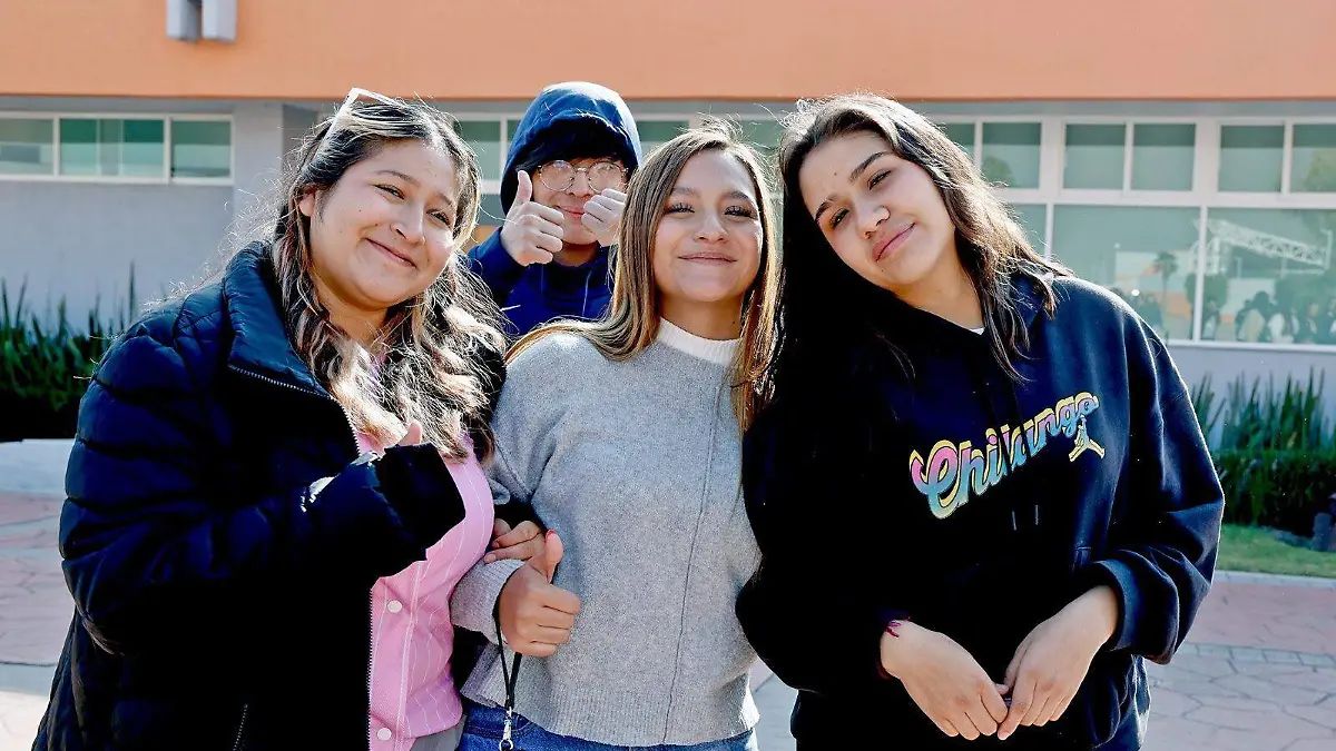 Lanza Edomex becas de hasta 350 mil pesos para que alumnos y docentes estudien en el extranjero