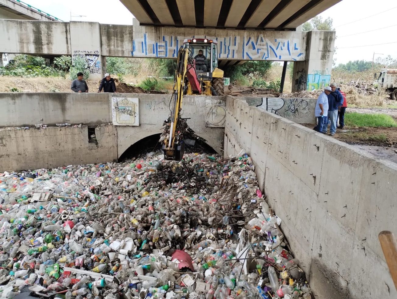 Ocho de cada diez inundaciones en Edomex son causadas por la basura
