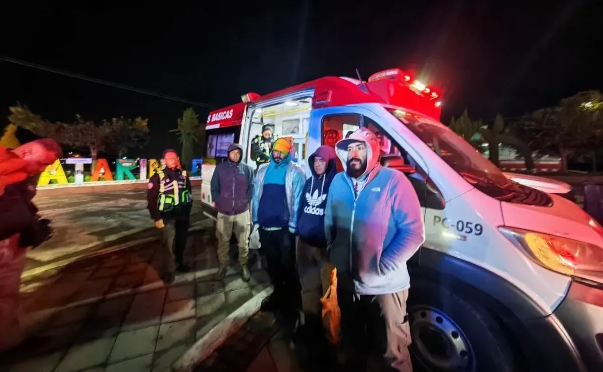 Rescatan a 5 personas extraviadas en el Monte Tláloc, Texcoco