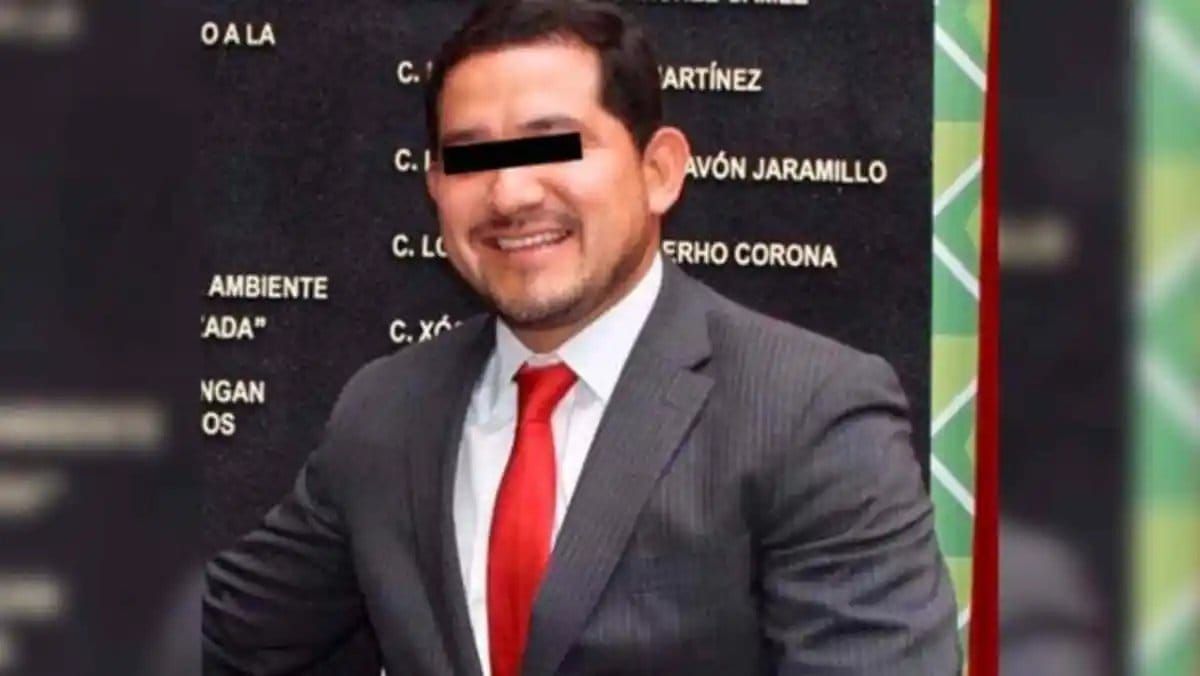 Ordenan en Edomex arresto de 10 exfuncionarios por venta de plazas para el magisterio