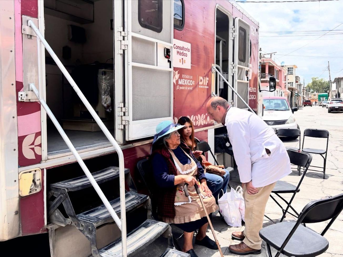 Con apoyo del DIFEM e ISEM, llegan más de 700 servicios de salud gratuitos a Zinacantepec