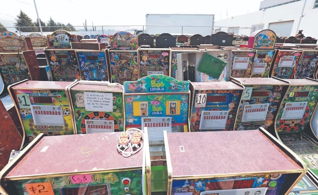 Decomisan miles de máquinas tragamonedas en centros comerciales del Edomex