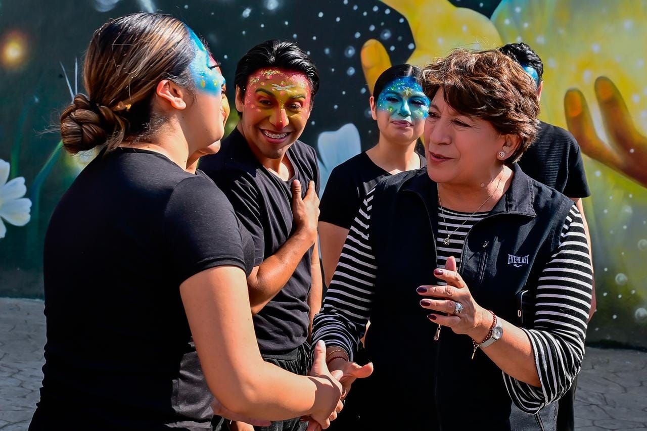 Delfina Gómez presente en la sexta edición del Festival Internacional de las Luciérnagas