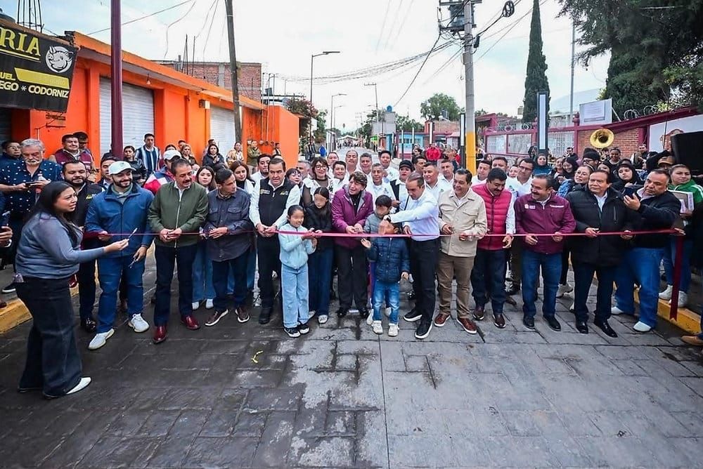 Entrega Delfina Gómez reconstrucción de circuito vial en Chiautla