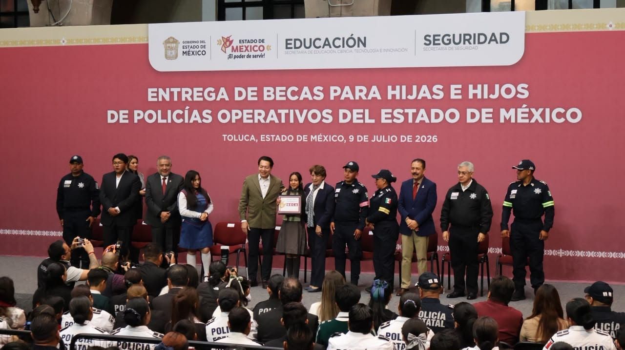 Entrega Edomex 2 mil 650 becas a hijas e hijos de policías
