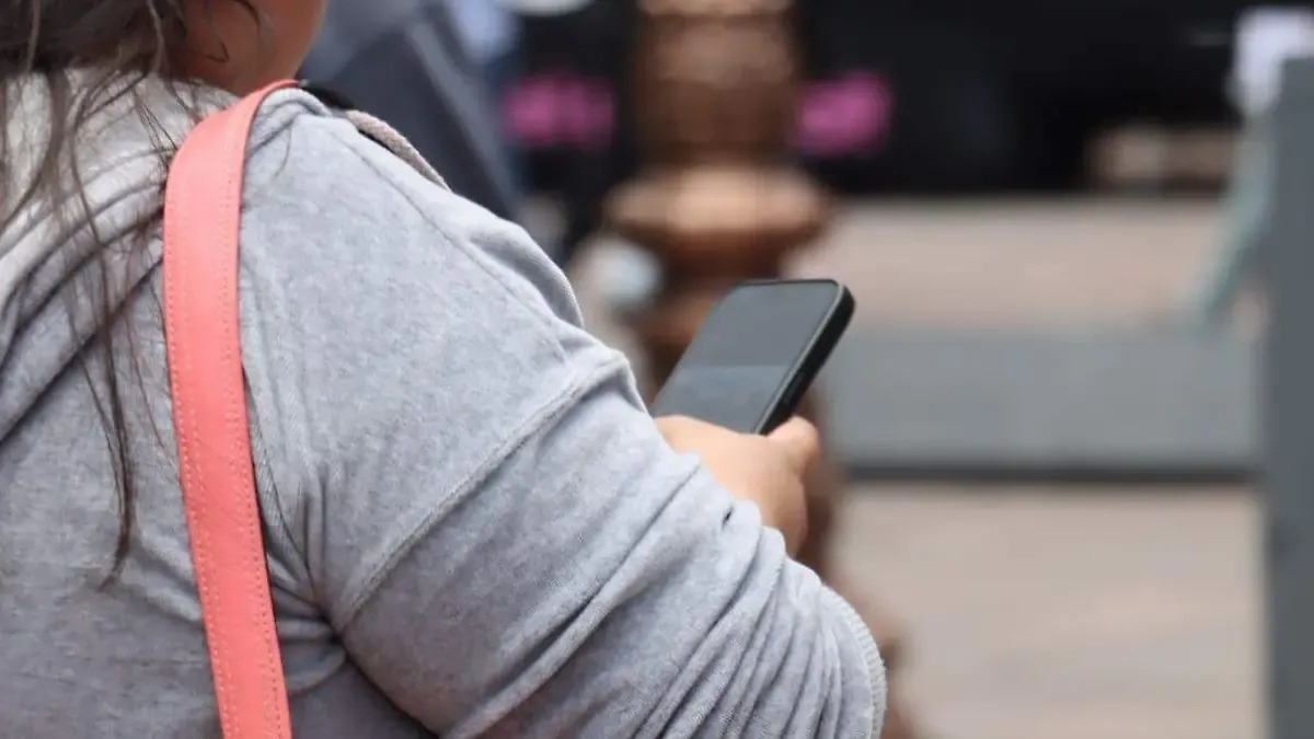 Publican reforma para regularizar el uso de celulares en aulas, así aplicará en escuelas del Edomex