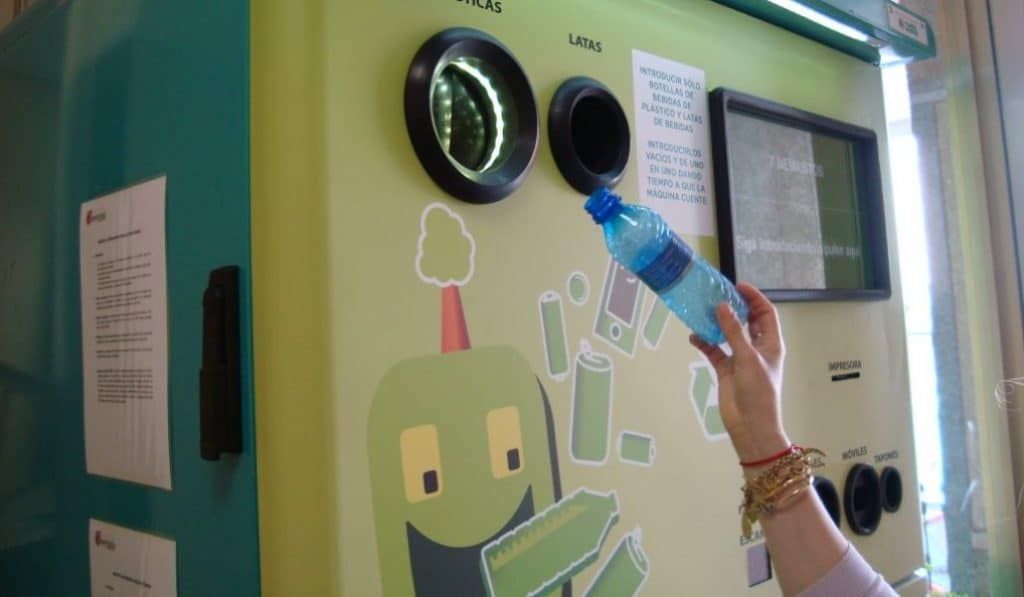 Reciclar botellas y latas podría ser la nueva forma de pago para el transporte en Edomex
