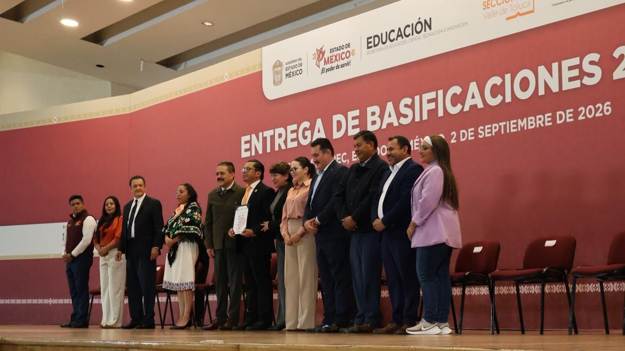 Basifica Delfina Gómez 3 mil 874 docentes en Edomex