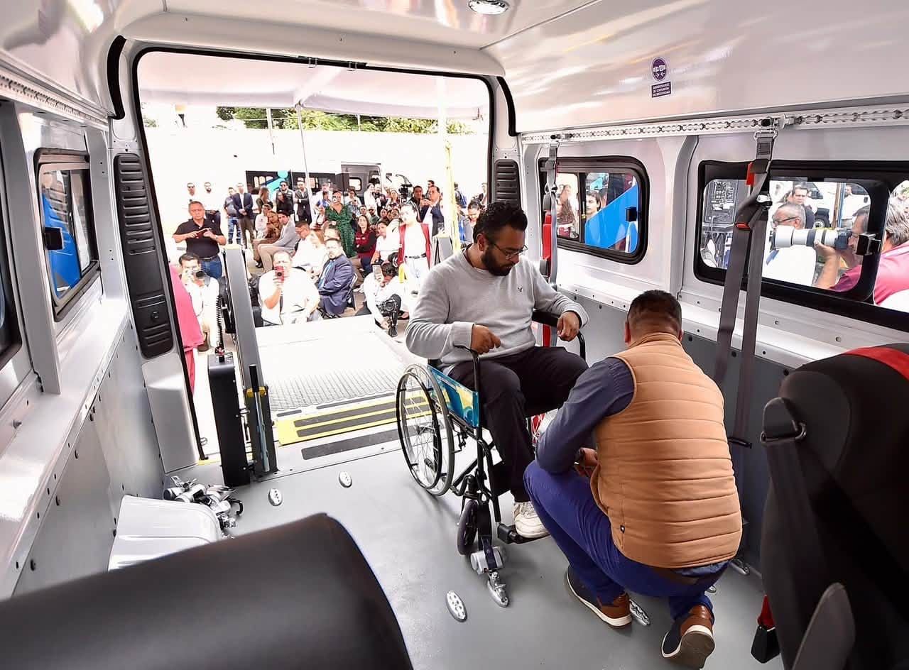 Recibe DIFEM unidades adaptadas para personas con discapacidad