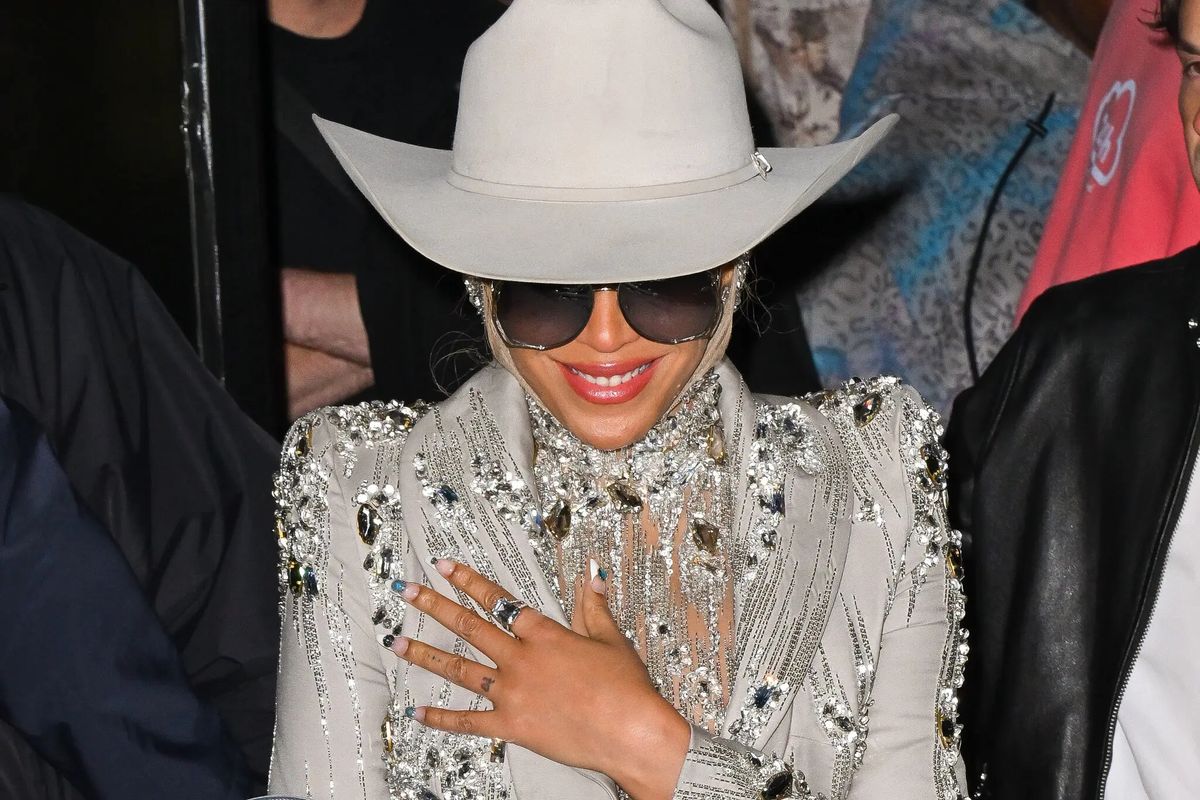 Beyonce täze albom çykardy