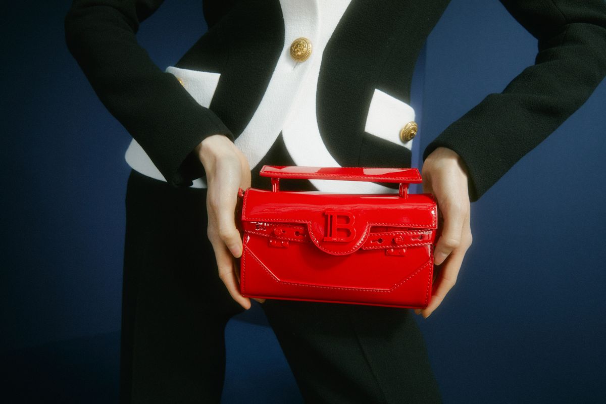 “Balmain” eşikleri we aýakgaplary wirtual usulda geýip görmek mümkinçiligini döretdi