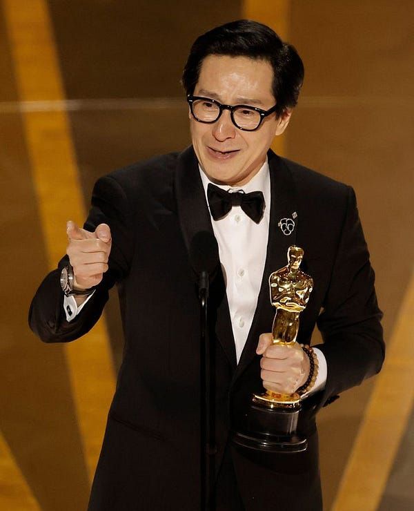 Hemme ýerde Oskar bar…