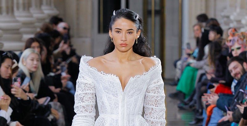 Moda görkezilişi näme we ol brende näme üçin gerek?