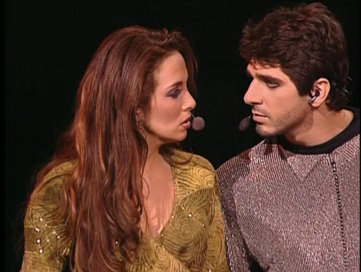 Notre Dame de Paris — söýgi üçburçlygy