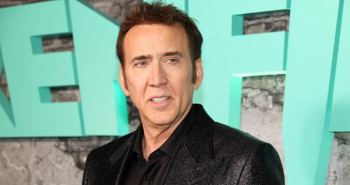 Nikolas Keýj hemmeler bilen hoşlaşdy