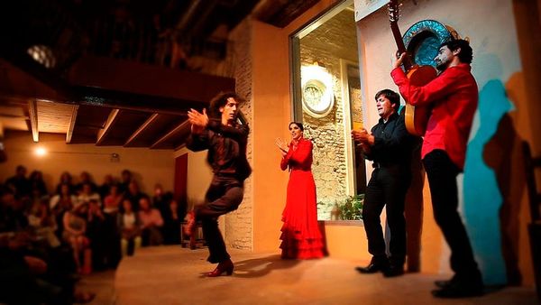 “Sygan diýip geçme sen, tansy bilen ýakar seni”