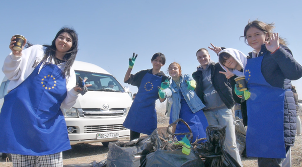 Gökdepe kölüniñ kenarynda Türkmenistanyñ ýaş meýletinçileriniñ arasynda "ýaşyl oýunlar" çäresi geçirildi.