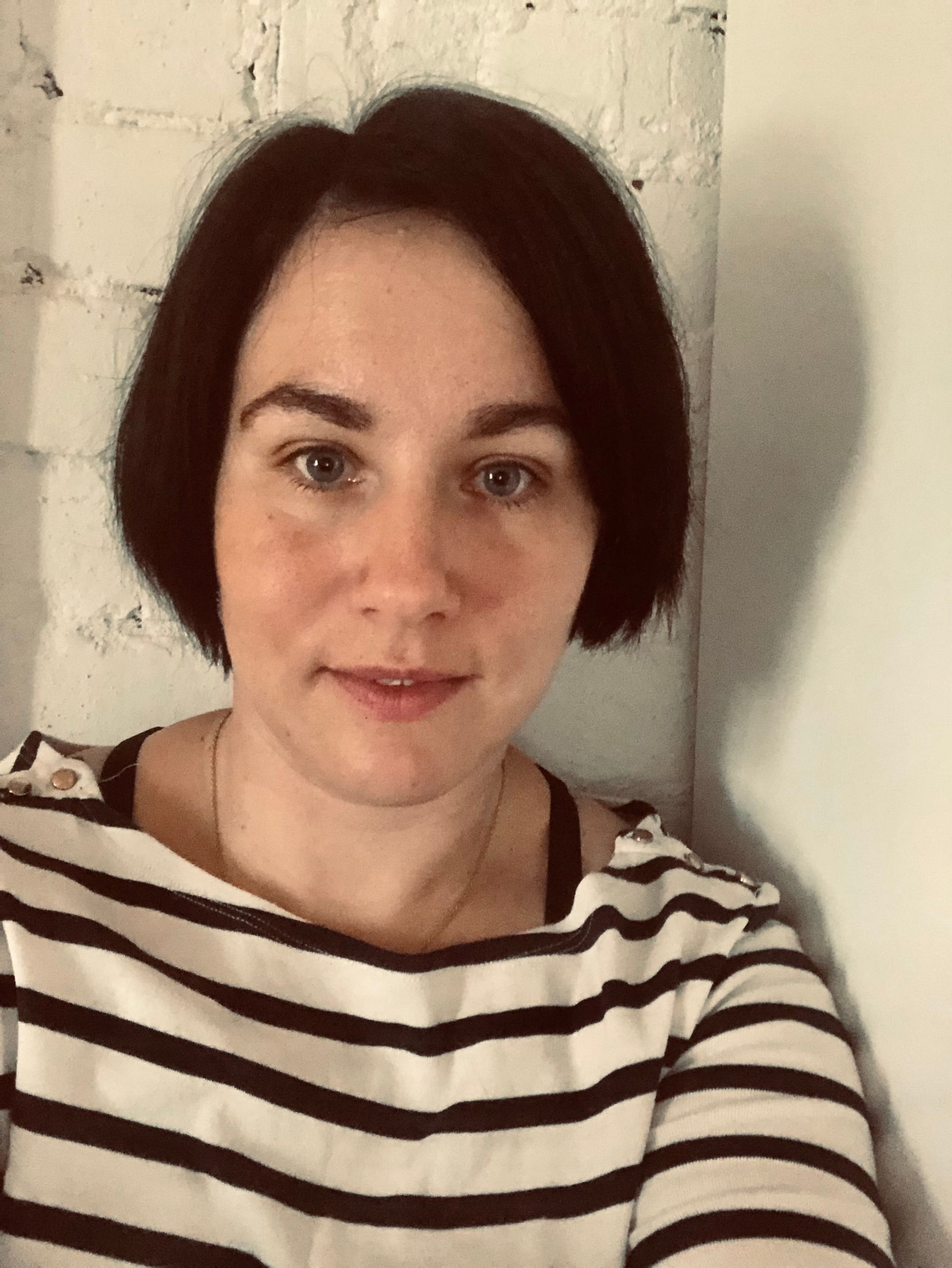 Kuvassa opinnäytetyön tekijä Jenni Närhinen