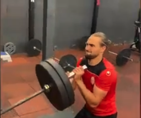 Formé au PSG, aujourd'hui à Cluj, en Roumanie, l'international moldave, Virgiliu Postolachi vient régulièrement dans la salle de Djibril.