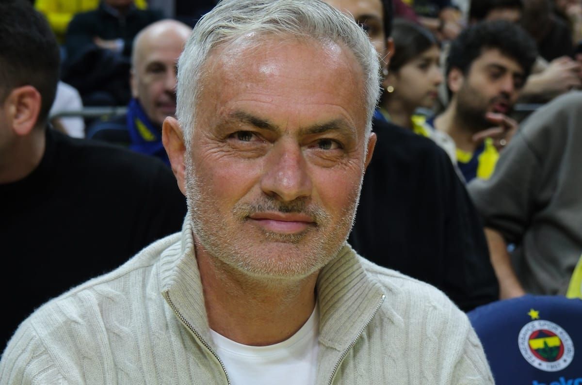 PSG : José Mourinho pour succéder à Luis Enrique ?